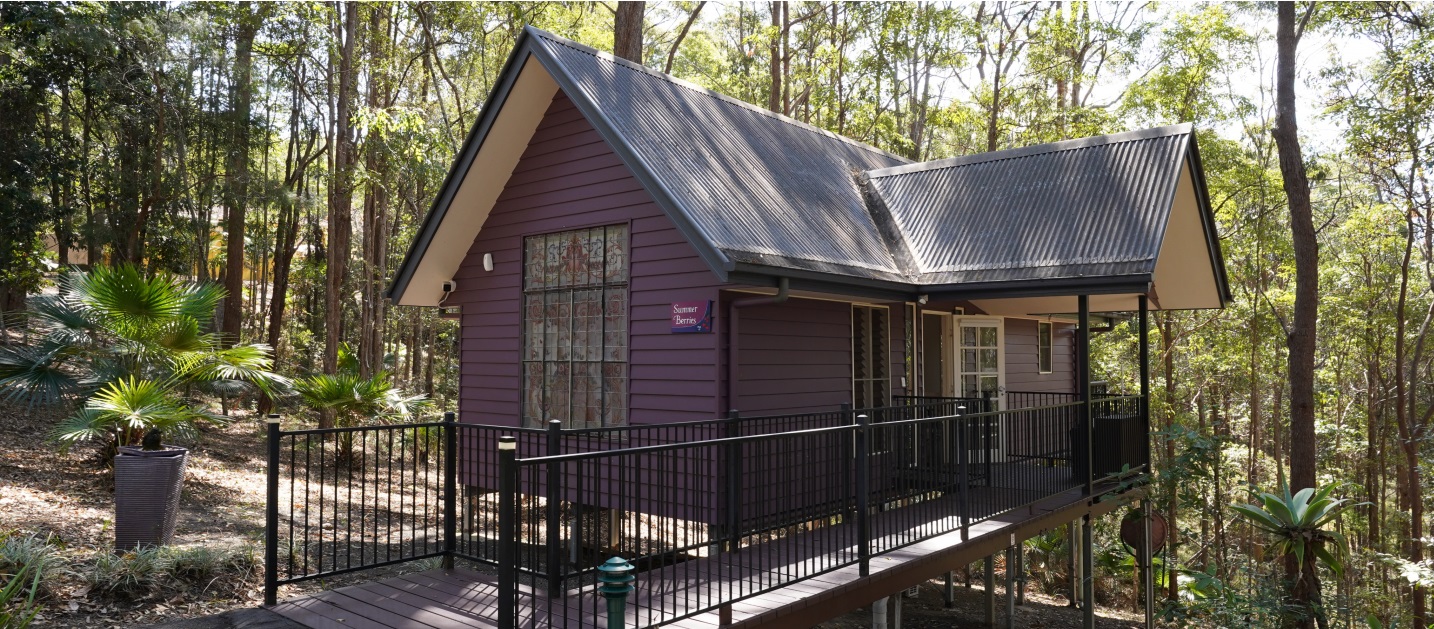 gold-class-retreat-cabin-outside-view